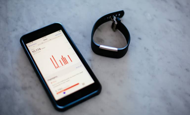 Testing Things: The Step Count of the iPhone vs Fitbit 