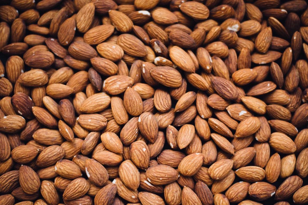 The Benefits of Snacking on Almonds